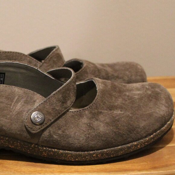 Brown Suede Teva Mary Jane's - Sz 8.5 - Picture 2 of 6